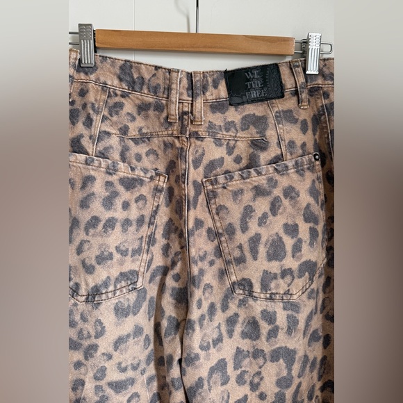 Free People We The Free Good Luck Printed Barrel Jeans - Picture 6 of 7